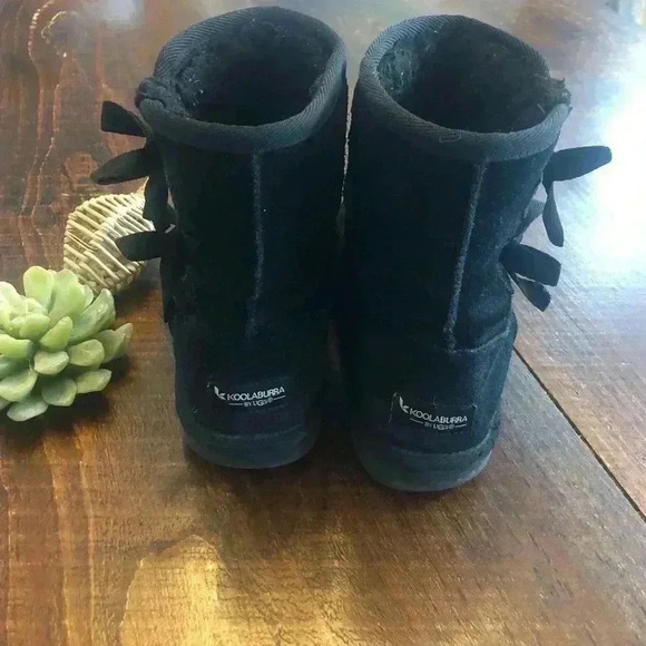 Koolaburra by Ugg | “Victoria Short” Black Suede Pull-on Boots w/Bows - Picture 3 of 7